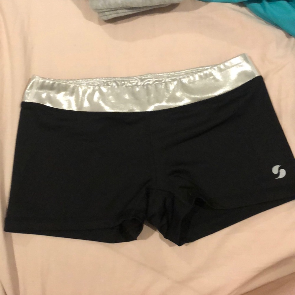 Soffe Hot Shorts XL Girl (16) Silver & Black